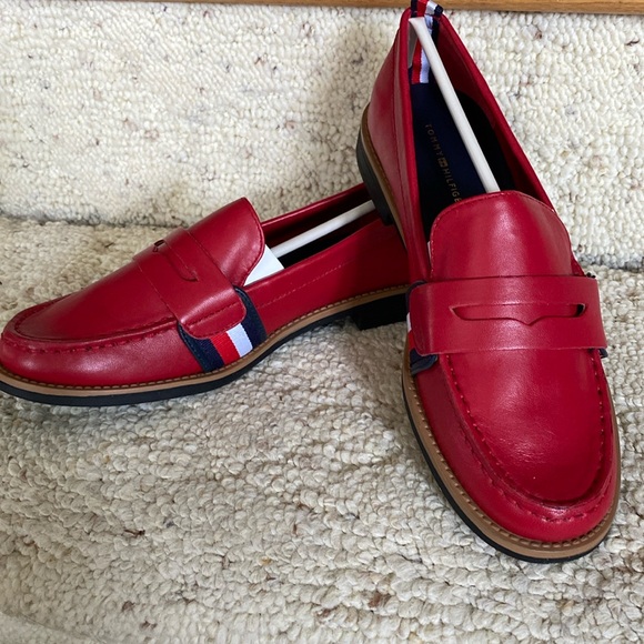 NIB! Tommy Hilfiger Classic Penny loafer, Karvel. Size 6.5 M. - Picture 2 of 8